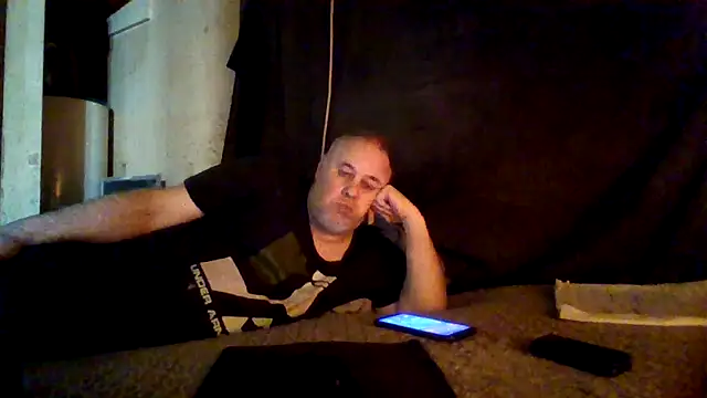 Nightshade1195 online show from May 18, 2026, 8:24 pm