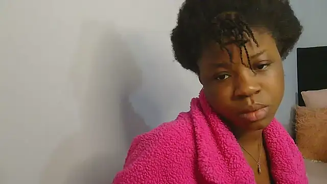 julianaa19 online show from July 16, 2026, 5:15 am