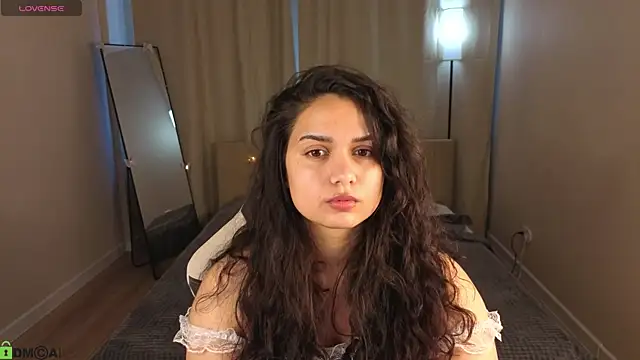 Vivien Ross online show from May 15, 2026, 12:41 am
