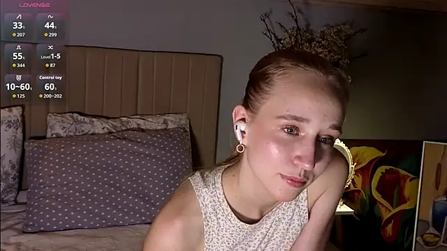 oliviakiiss online show from July 7, 2026, 4:54 pm