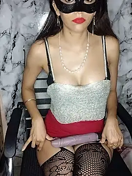 lovelyrosewifey online show from June 7, 2026, 12:32 pm