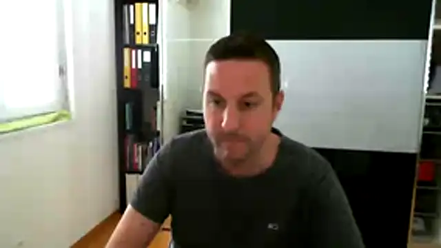 FeelFree88-ZH online show from April 24, 2026, 9:55 am