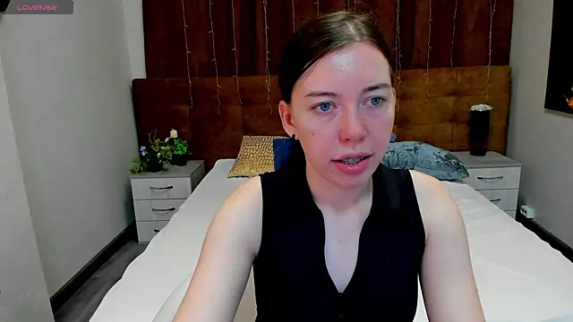 Sandra Ross online show from June 4, 2026, 1:10 am