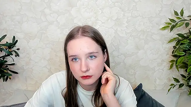 AyanaHocke online show from April 21, 2026, 1:07 pm