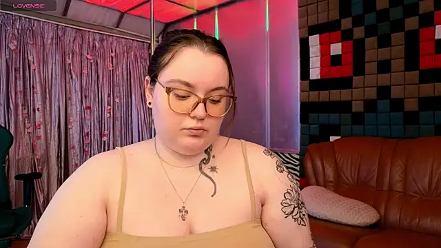 CatherineClaire online show from May 26, 2026, 4:27 pm