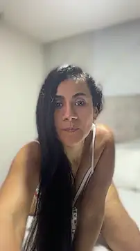 Laia Hills online show from June 25, 2026, 3:59 am