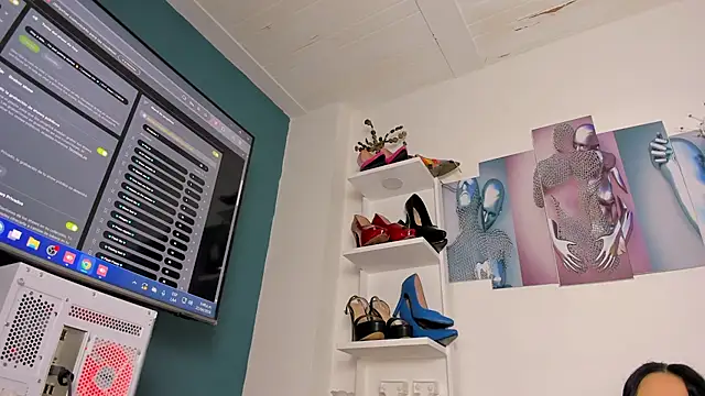 Temis Selene online show from April 22, 2026, 10:49 pm