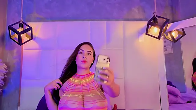 Snapshot of Violetta_rose_ chatting on July 15, 2026, 11:01 pm Violetta rose online show from July 15, 2026, 11:01 pm