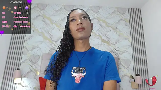 Mia Hiills online show from May 25, 2026, 12:37 pm