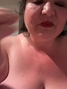 curvymilfmicha online show from July 15, 2026, 10:39 pm