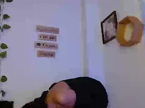Jennal-Guerrero online show from May 20, 2026, 11:46 pm
