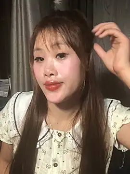 Ly-sexyy online show from May 18, 2026, 3:17 pm
