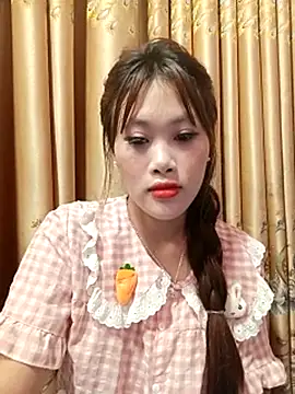Snapshot of Ly-sexyy chatting on July 17, 2026, 6:32 am Ly-sexyy online show from July 17, 2026, 6:32 am