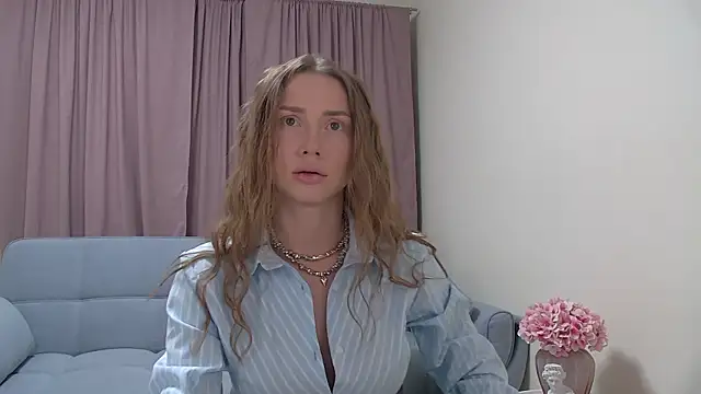 LoraVey online show from May 29, 2026, 7:31 pm