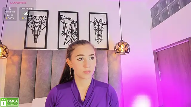 Vanne Queen  online show from May 25, 2026, 11:09 am