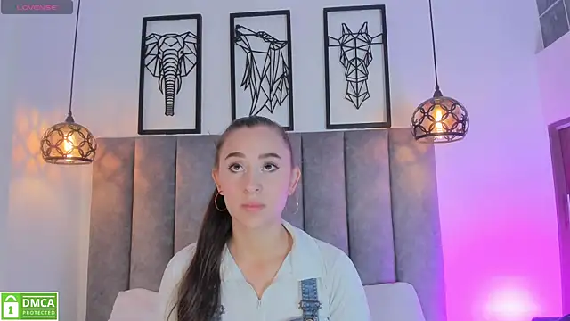 Vanne Queen  online show from April 30, 2026, 11:28 am