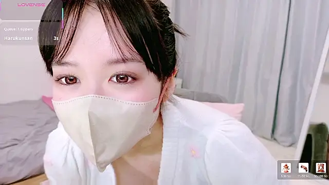 mayu chan  online show from June 1, 2026, 11:37 pm