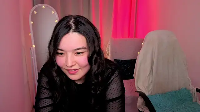 MomoRins online show from May 29, 2026, 10:16 pm