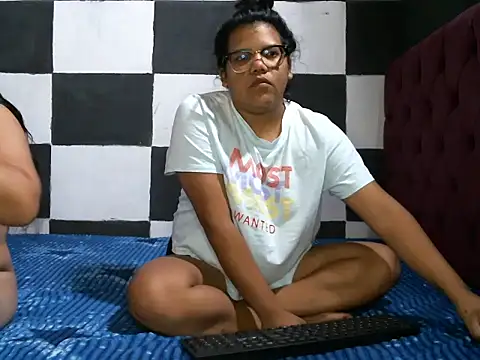 Valery-Khloe online show from July 1, 2026, 2:01 am