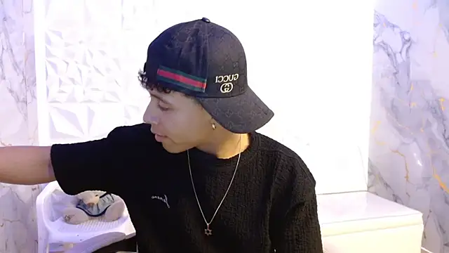 jbarto  online show from April 21, 2026, 9:32 pm