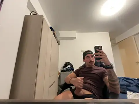 Luchonaked online show from April 22, 2026, 2:07 am