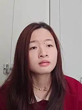 kerthwxtt online show from April 22, 2026, 7:48 am