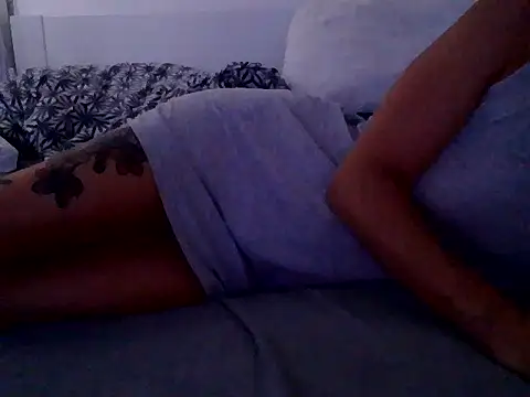 SweetLuc11 online show from June 27, 2026, 7:31 pm