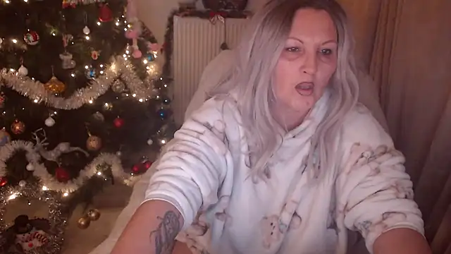 Divineblond online show from December 21, 2025, 10:32 pm