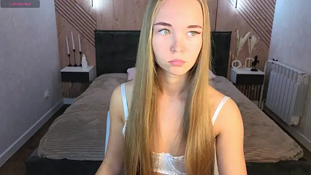 Milana Sorrento online show from May 12, 2026, 1:02 am
