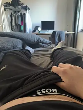 alwayshorny21 online show from April 22, 2026, 10:22 am