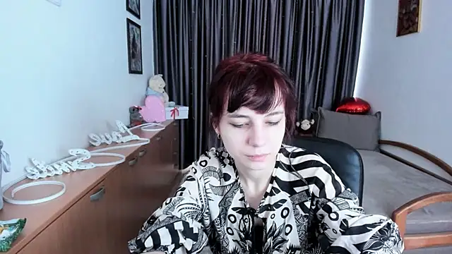 MiniLysii online show from May 17, 2026, 5:40 am