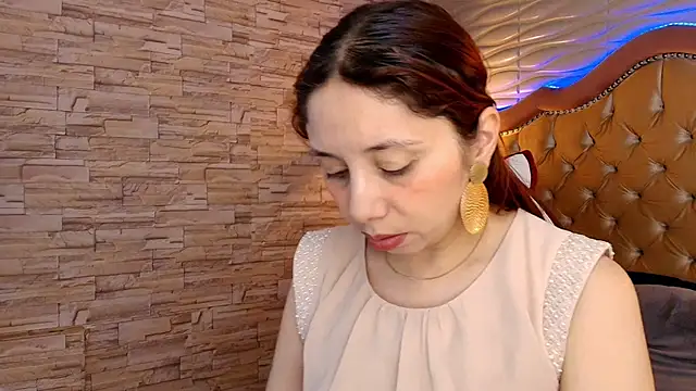 stephaniesun  online show from April 24, 2026, 12:40 pm