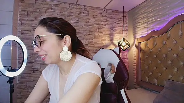 stephaniesun  online show from April 27, 2026, 1:20 pm