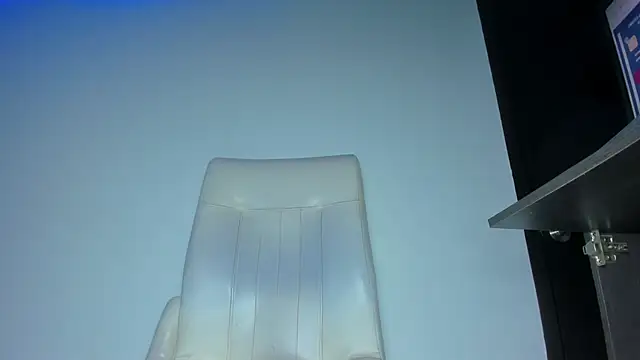 Valentina js online show from May 27, 2026, 1:57 am