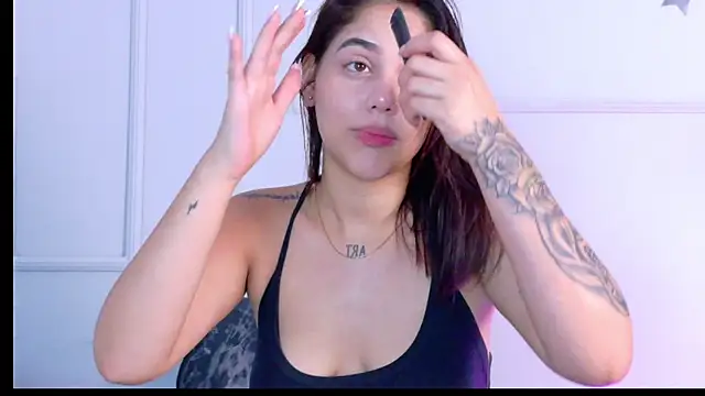 Snapshot of CuteWofy_ chatting on June 10, 2026, 11:44 am CuteWofy online show from June 10, 2026, 11:44 am