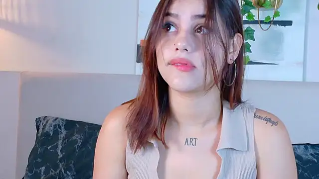 Snapshot of CuteWofy_ chatting on June 3, 2026, 11:44 am CuteWofy online show from June 3, 2026, 11:44 am