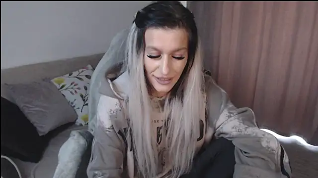 mia lovely98 online show from April 25, 2026, 4:59 am