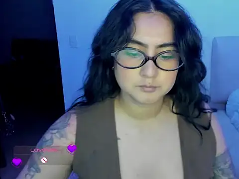 ViolettaKai online show from July 17, 2026, 3:04 am