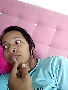 Stefany 03  online show from July 6, 2026, 7:38 pm