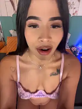 EmmaExoticaXXX online show from May 25, 2026, 9:35 pm