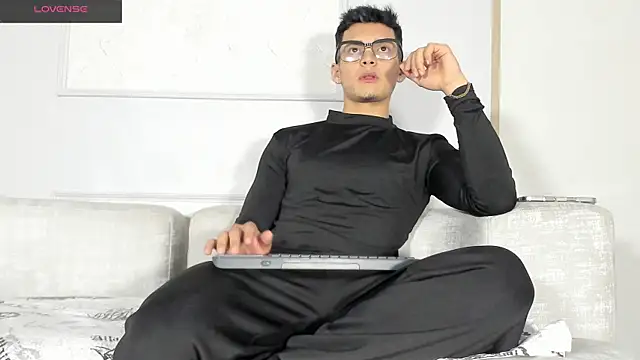 Alan Salazar online show from June 19, 2026, 5:41 pm