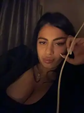 LilyLovell online show from May 9, 2026, 6:00 pm