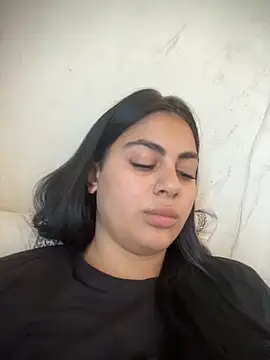 LilyLovell online show from June 4, 2026, 12:10 pm