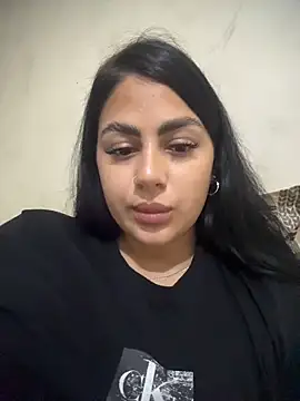 LilyLovell online show from June 3, 2026, 9:41 pm