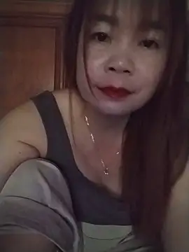 Snapshot of Squirt107 chatting on May 18, 2026, 12:22 am Squirt107 online show from May 18, 2026, 12:22 am