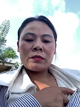 Helen-baby online show from May 5, 2026, 1:19 am