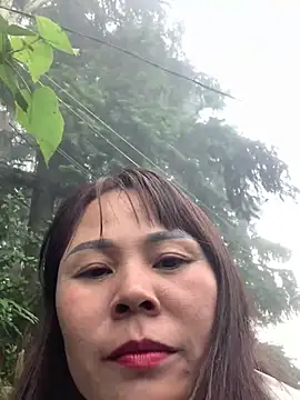 Helen-baby online show from May 11, 2026, 3:52 am