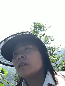 Helen-baby online show from May 14, 2026, 2:41 am