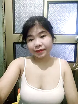Ayti01 online show from May 13, 2026, 4:52 am