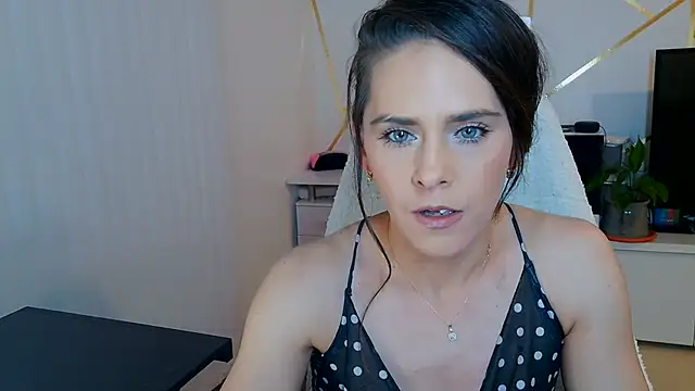 khalessi13 online show from June 8, 2026, 8:53 pm